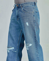 FS062 Distressed Relaxed Fit Blue Jeans